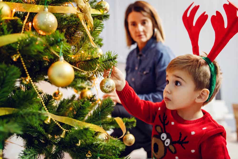 Christmas Toddler Activities - Milestones of a baby (1)