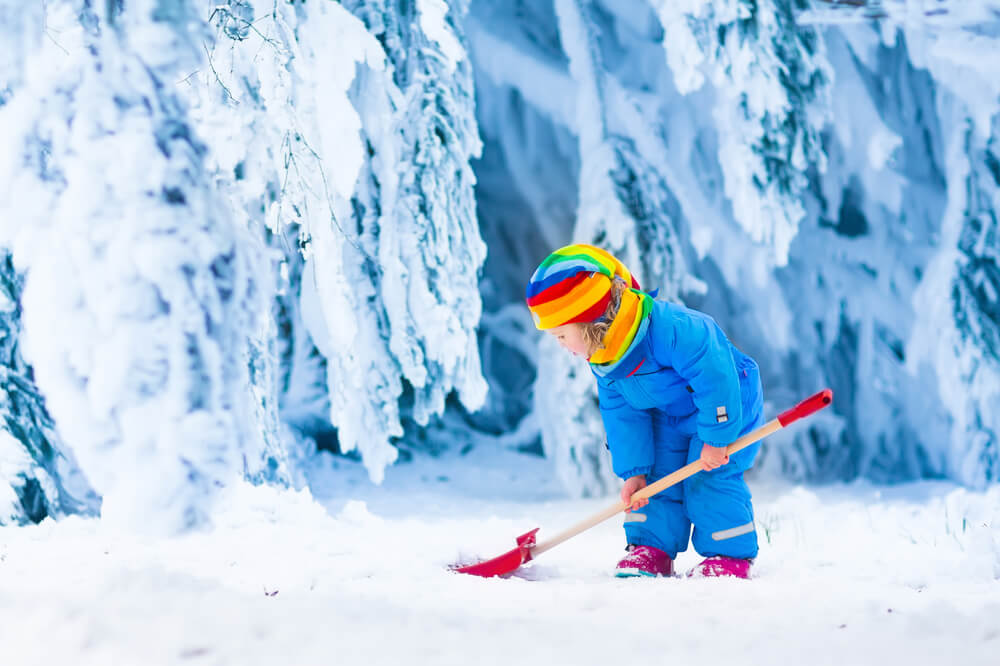 Outdoor-Winter-Activities-for-Kids
