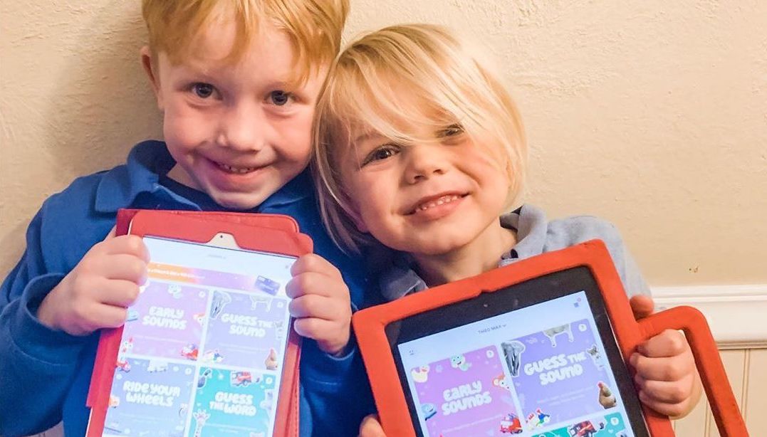 boys-learning-with-speech-blubs